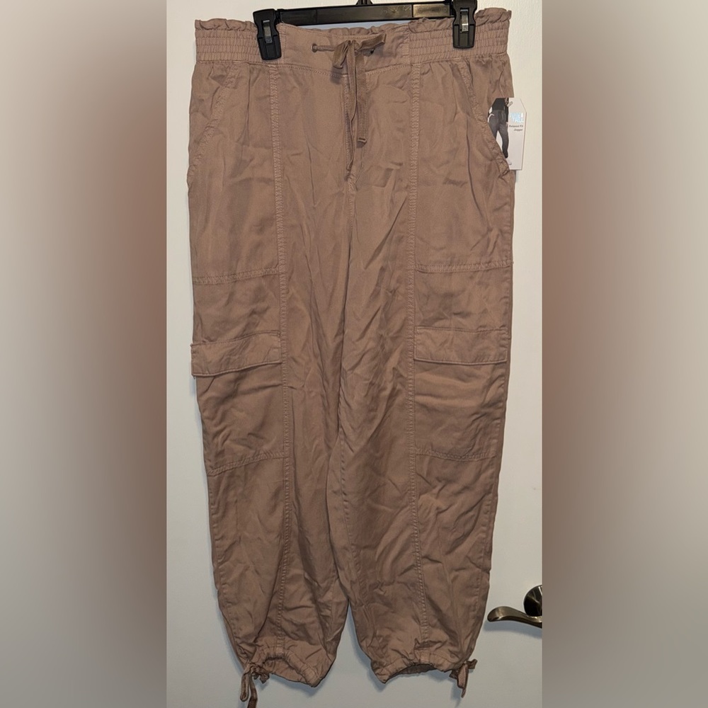 Time and Tru Taupe Cargo Jogger Pants